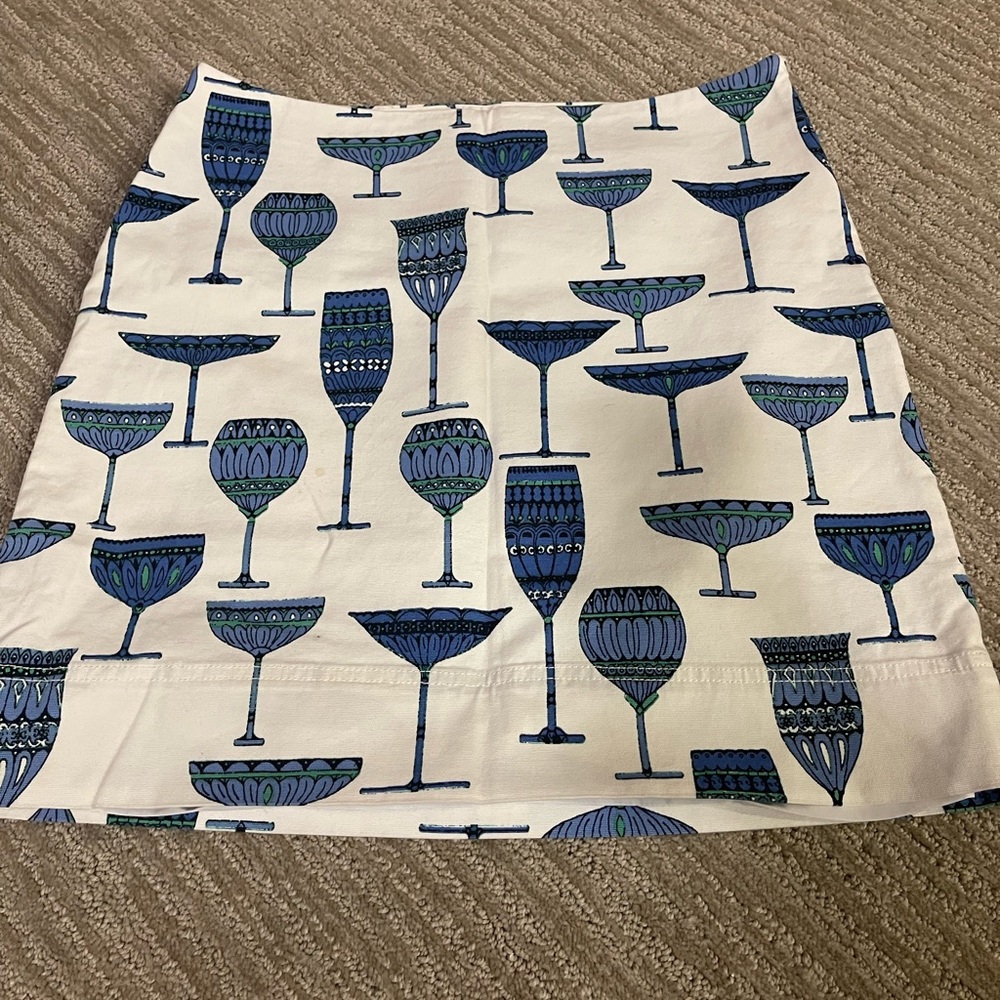 Talbots size 8 wine & Martini print skirt. Worn a couple of times. Fits great.